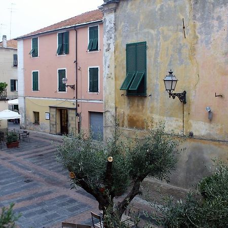 La Dimora Del Conte Bracco B. Hotell Albenga Exteriör bild